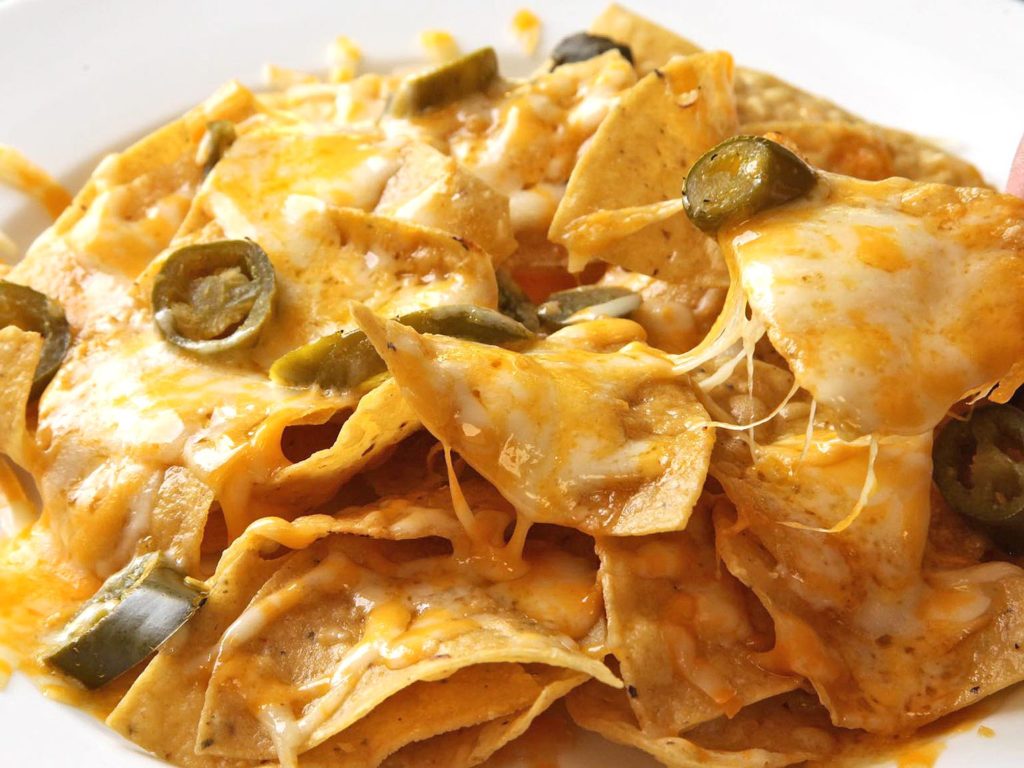 Best foods for the munchies, microwave-nachos-1