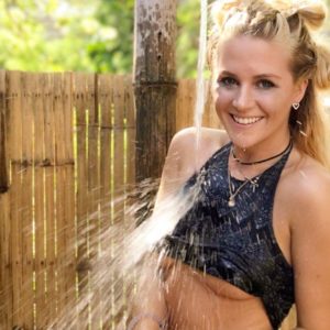 Mireika Edwards splashes water on her boobs in Thailand